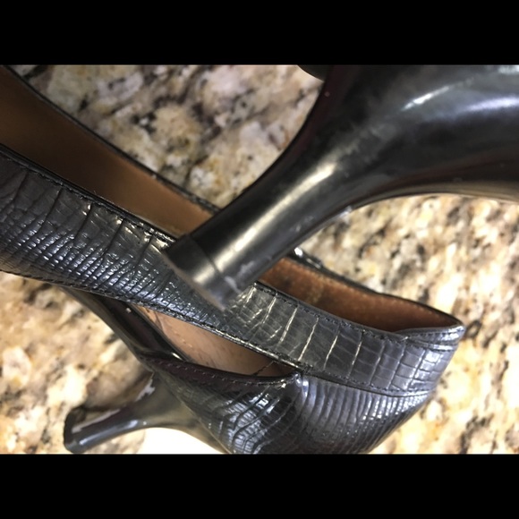 Black snakeprint pumps US6 by Circa - Picture 8 of 8